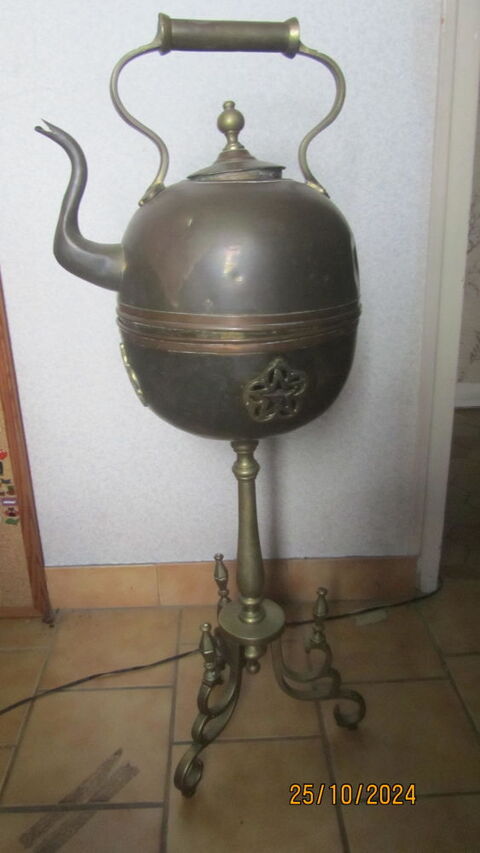 ancienne th�i�re orientale sur pied 80 Saint-Denis-en-Val (45)