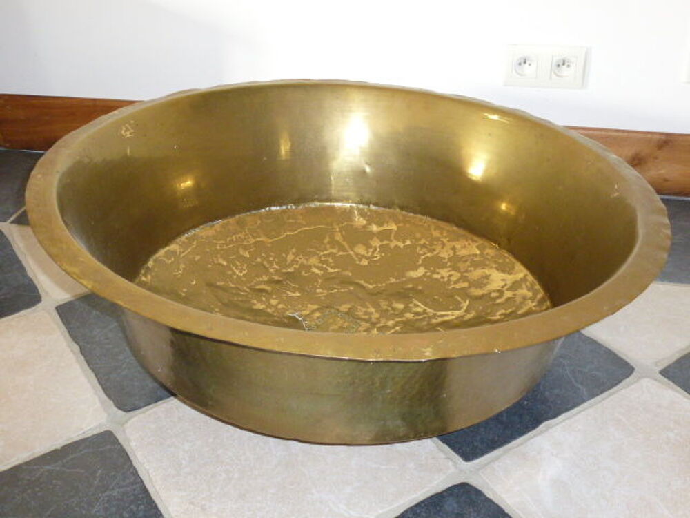Bassine en laiton martel&eacute; Décoration