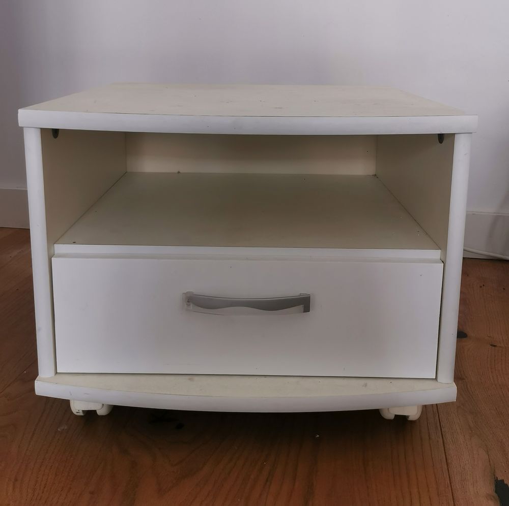 Table de chevet / Petit meuble de rangement sur roulettes bl Meubles