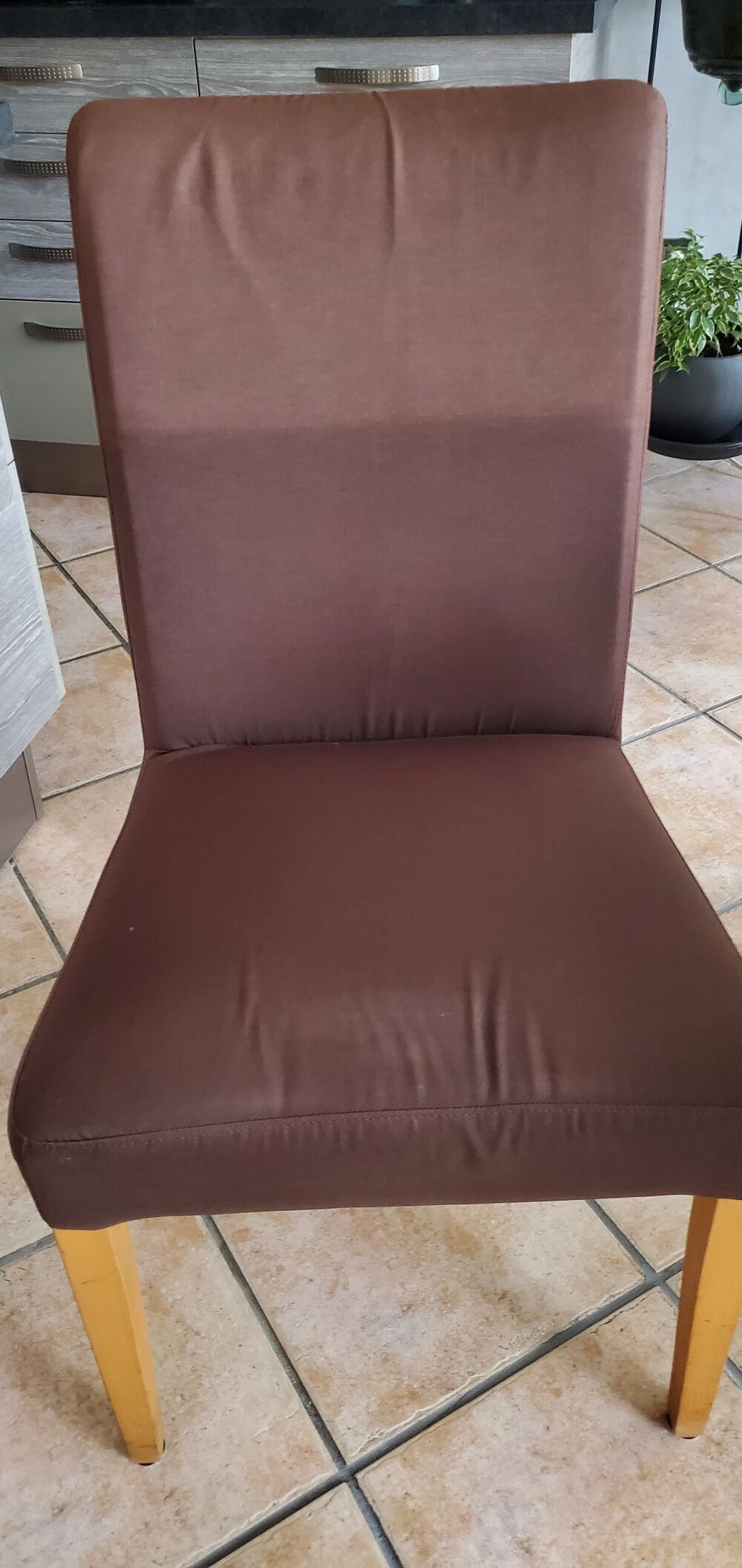 TABLE ET 6 CHAISES Meubles