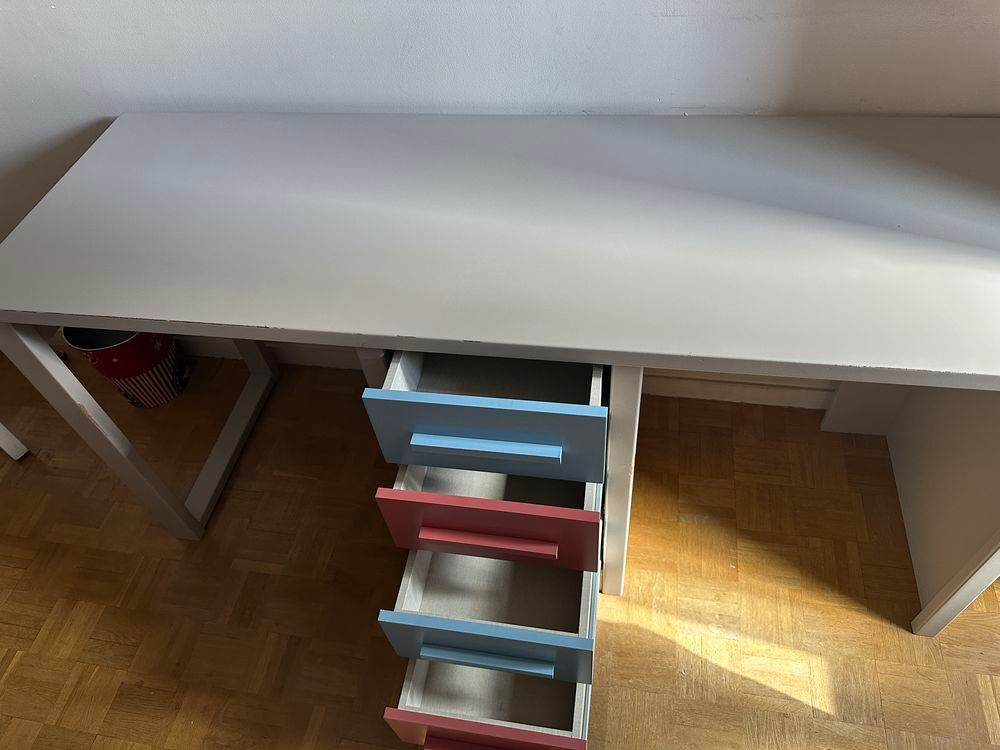 DOUBLE BUREAU ENFANT ET SON ETAGERE MARQUE ANDERS Meubles