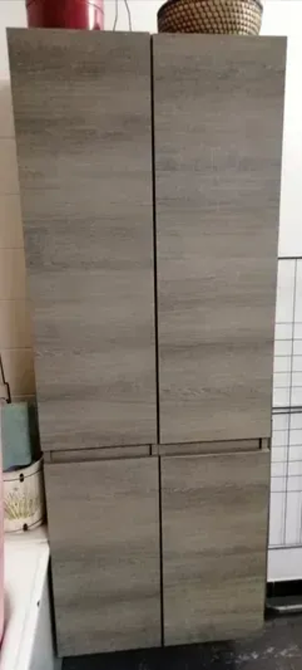 Deux colonnes de salle de bains suspendue Meubles
