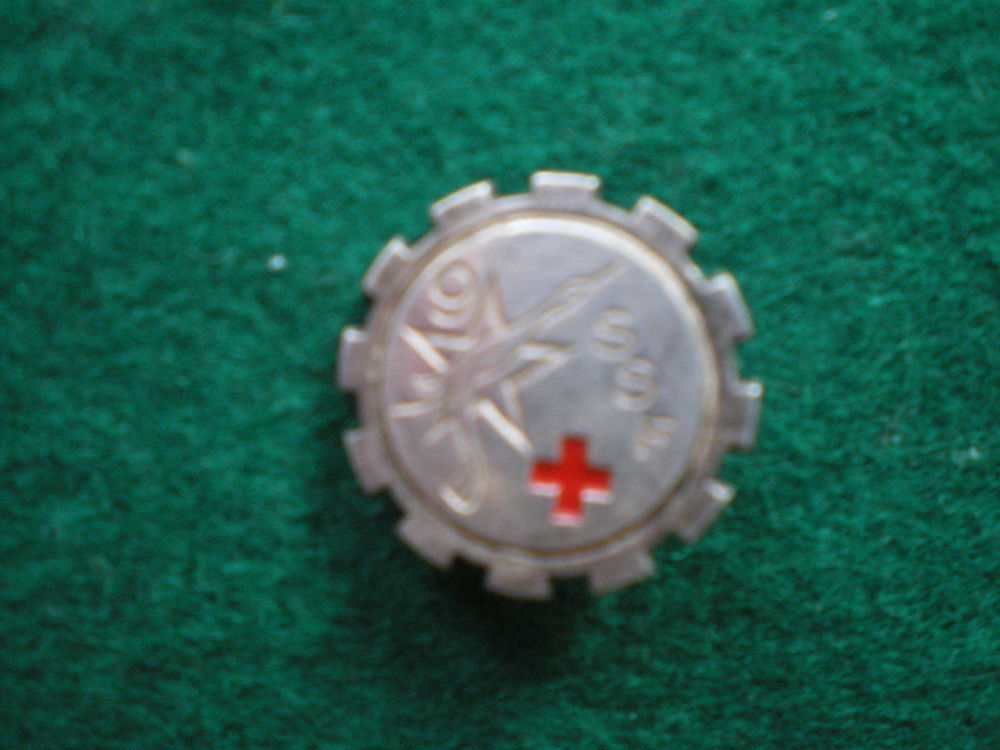 Insigne de Sant&eacute; - 9&deg; Bataillon F&eacute;minin. 
