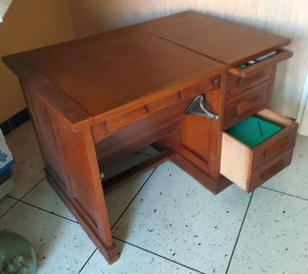 rarissime bureau de dactylo en ch&ecirc;ne massif avec plate Meubles