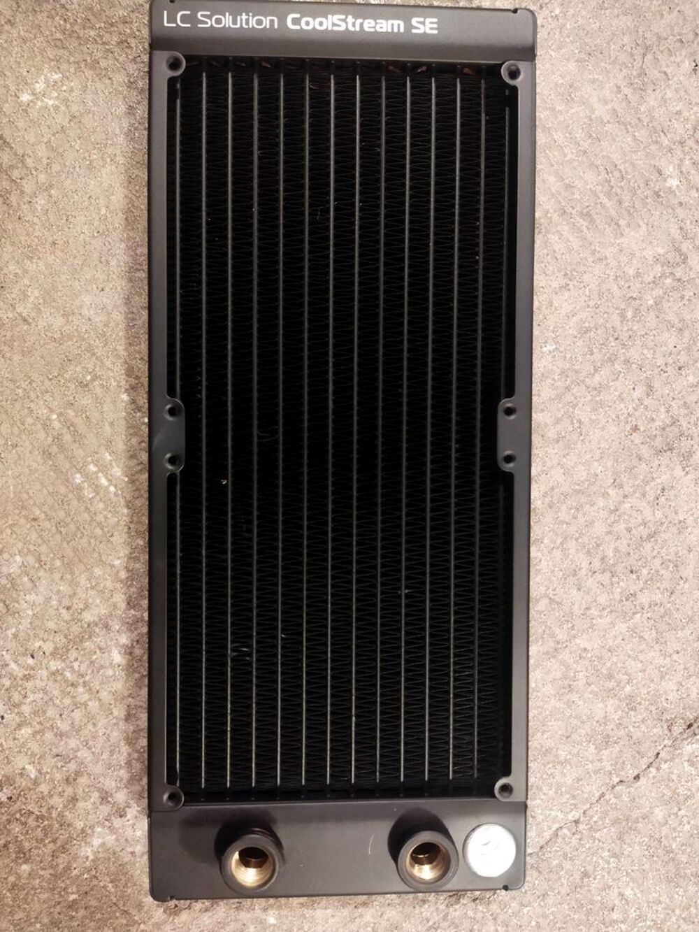 
1 radiateur watercooling EK CoolStream SE 240 Matériel informatique