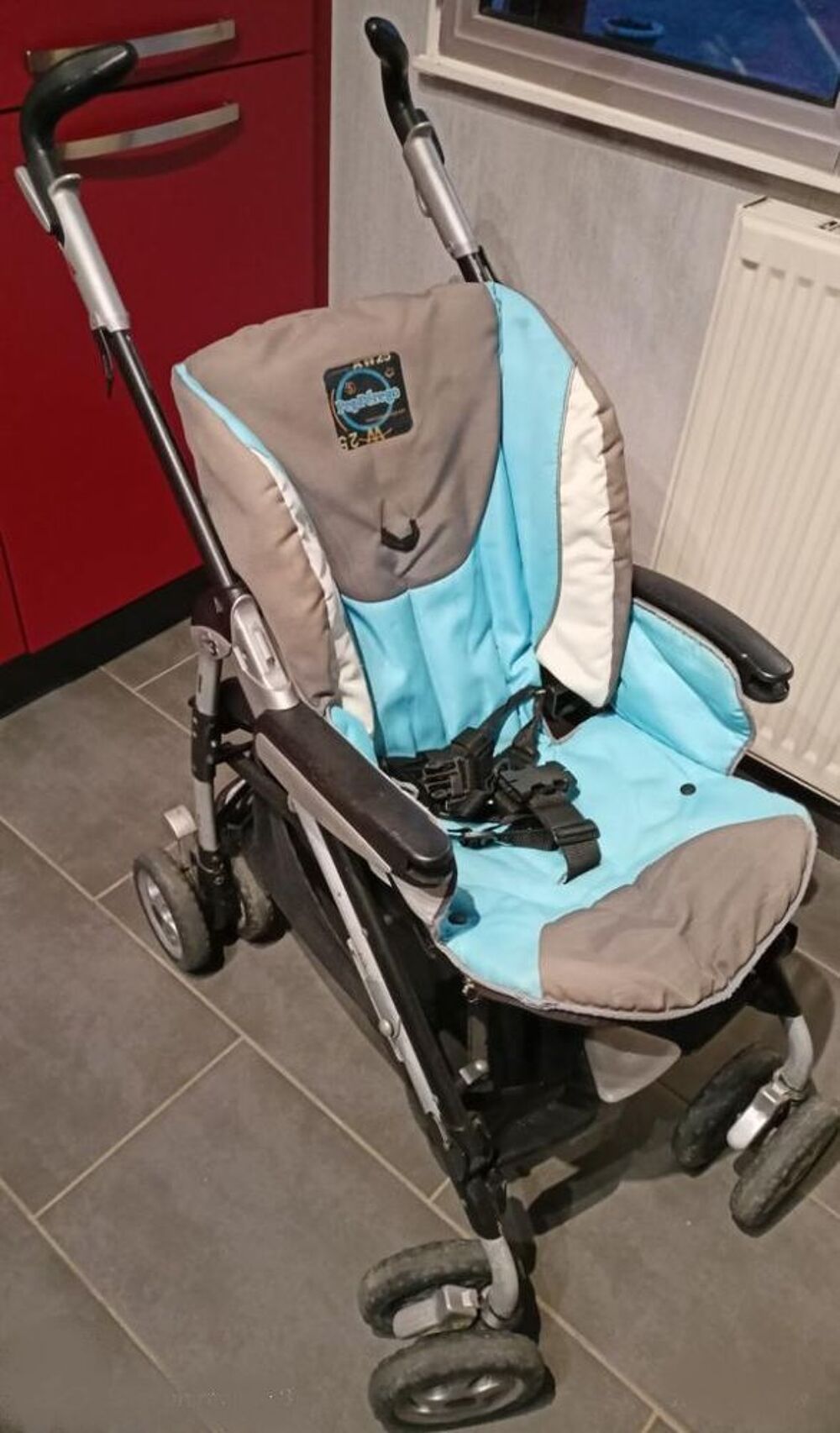 ensemble poussette et autres pour b&eacute;b&eacute; 
Puériculture