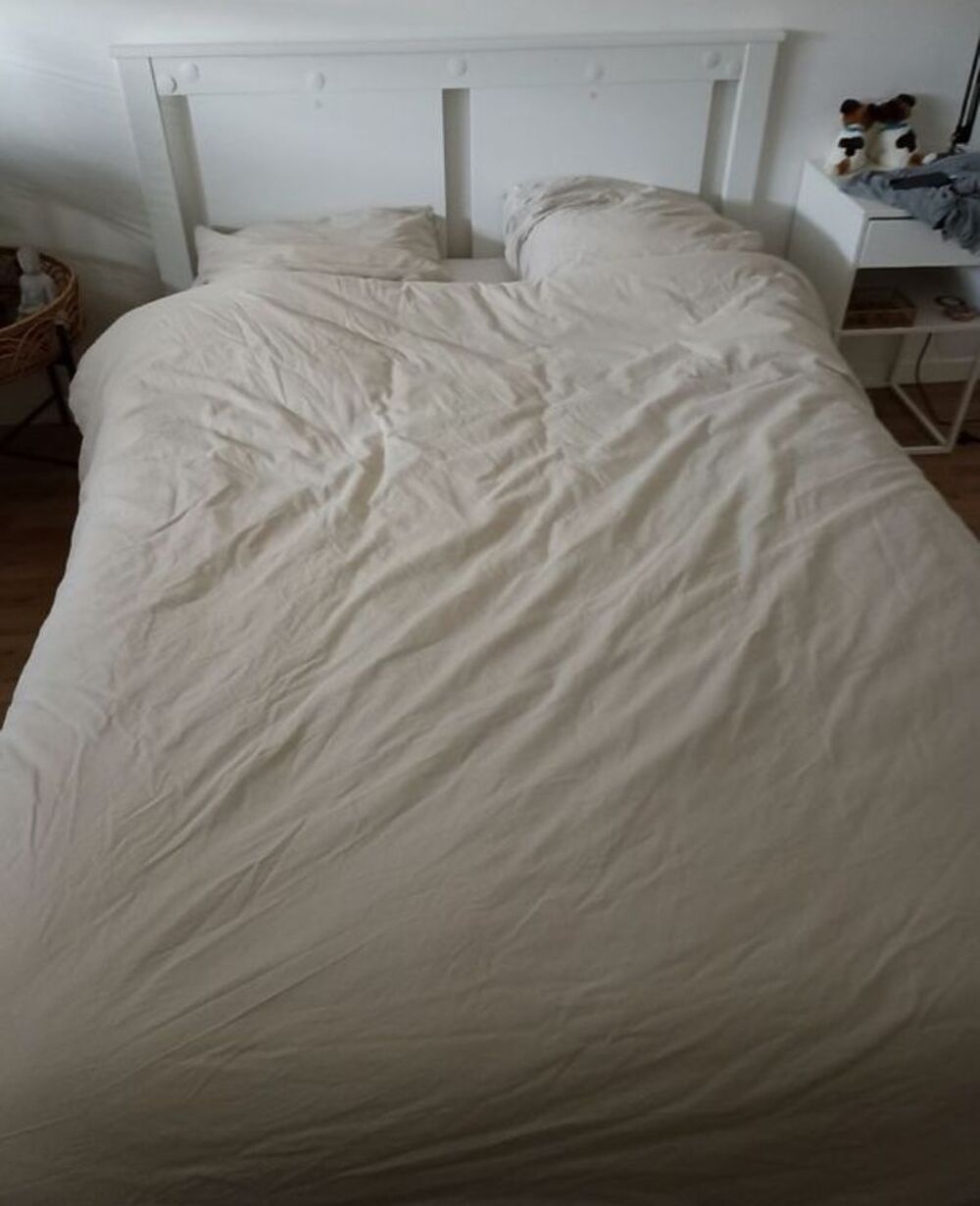 lit et matelas quasi neufs Meubles