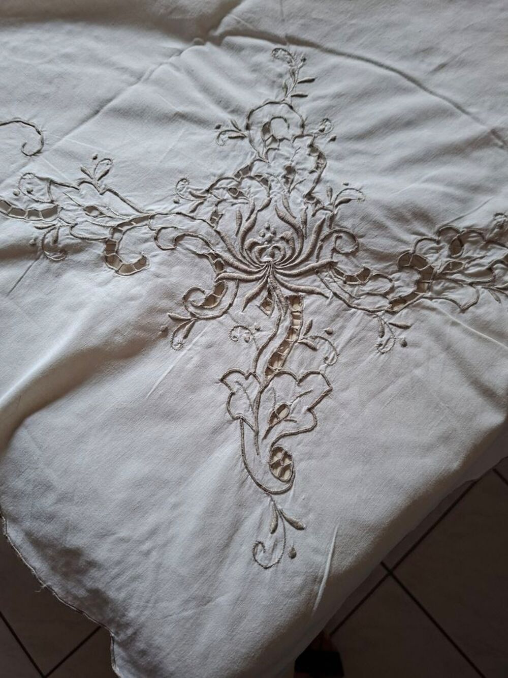 NAPPE BRODEE Décoration