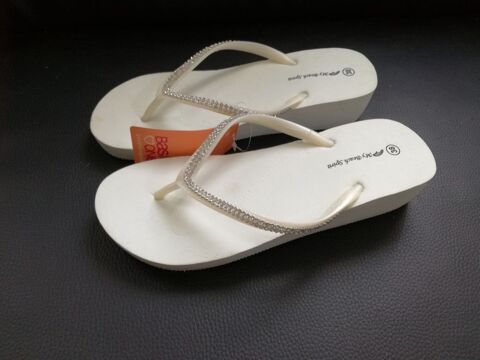 Sandales Tongs Neuves à Strass?Confort & Élégance pour l'été 22 Barentin (76)