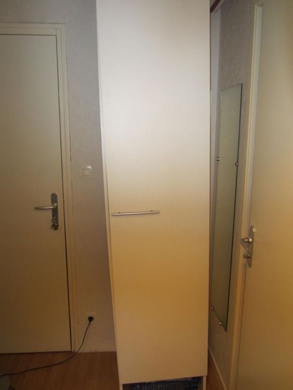 ARMOIRE BLANCHE UNE PORTE Meubles