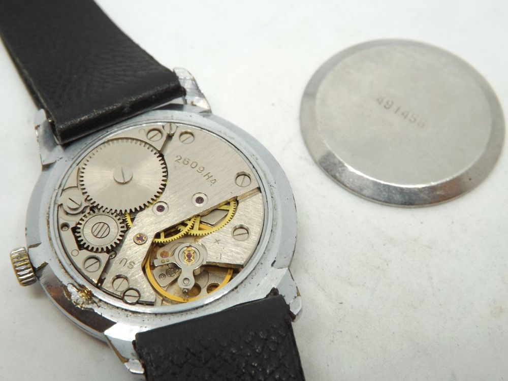Tr&egrave;s rare montre russe 1917-1987 r&eacute;volution de Leningrad Bijoux et montres