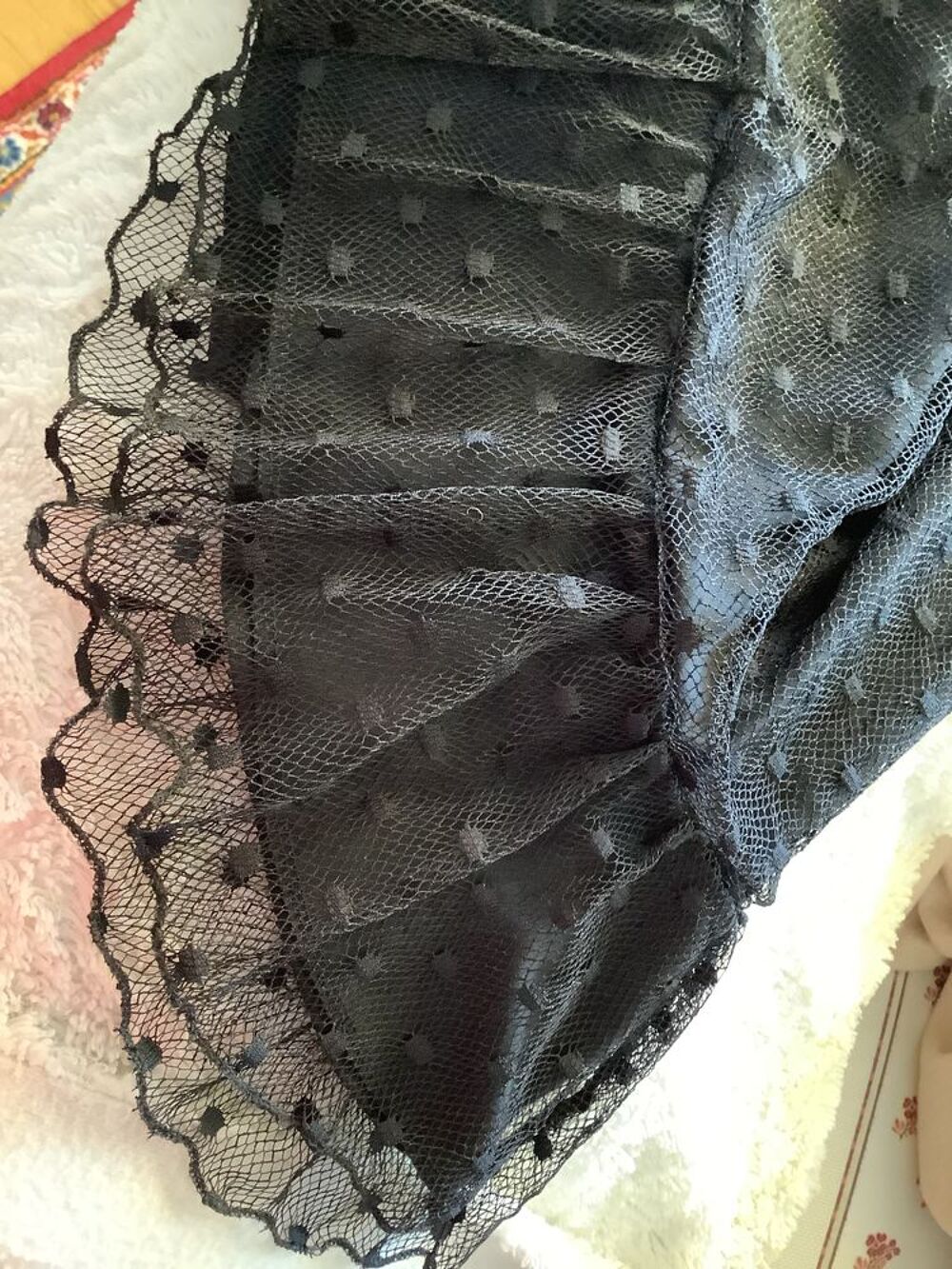La petite Robe Noire en dentelle Vêtements