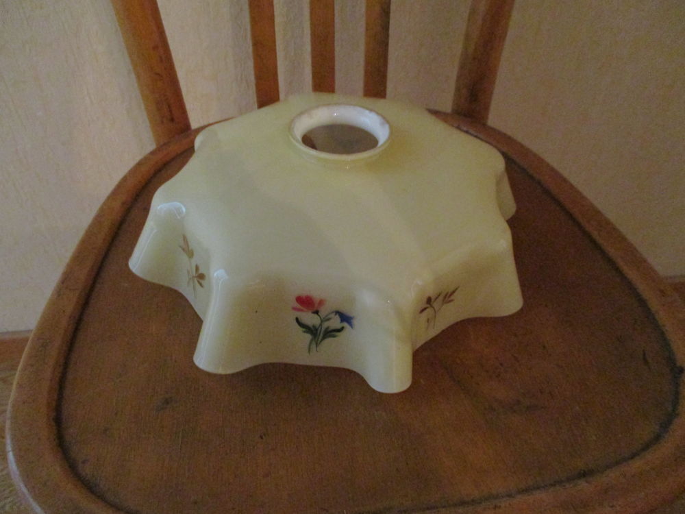 tr&egrave;s vieil abat jour fleuri pas un &eacute;clat et autres vintage Décoration