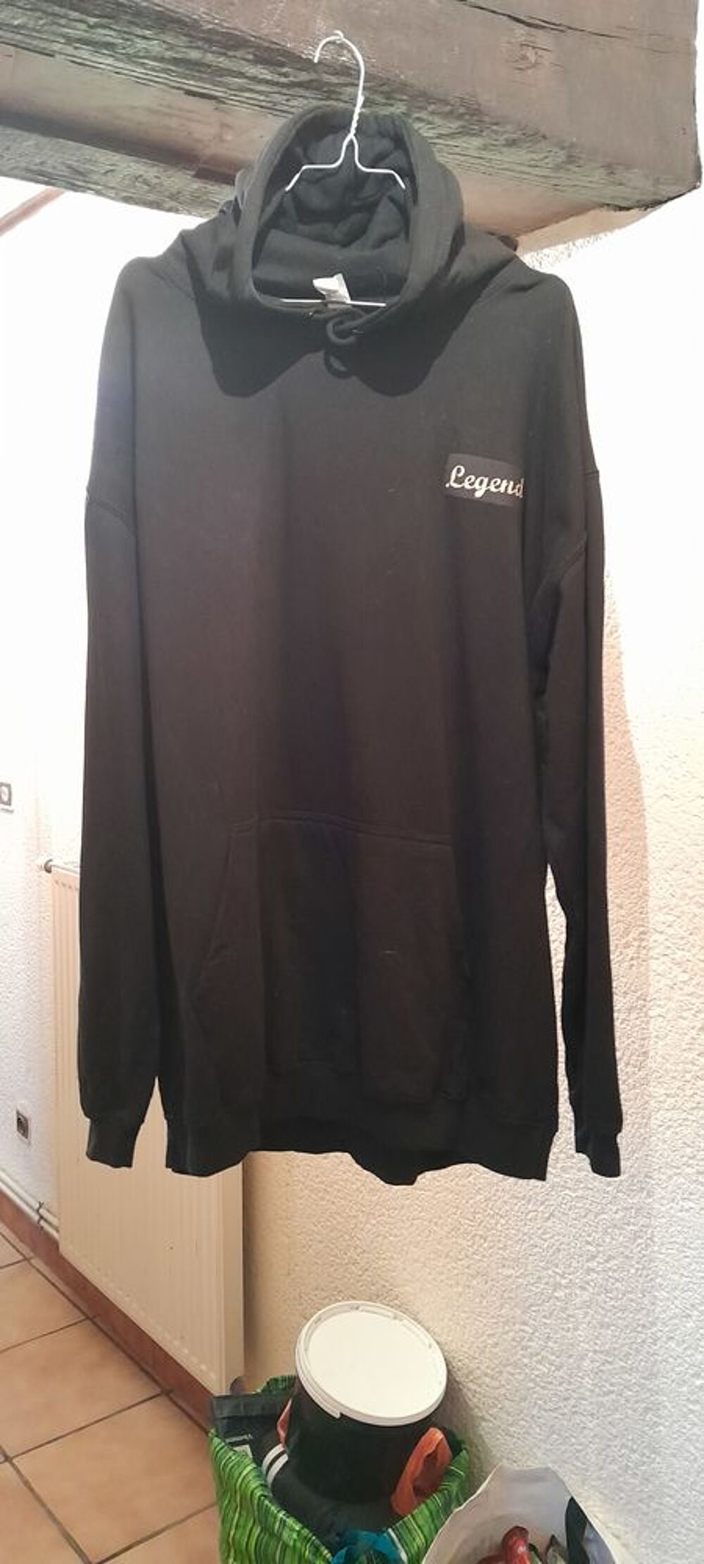 Beau sweat JPS noir pour homme . Vêtements