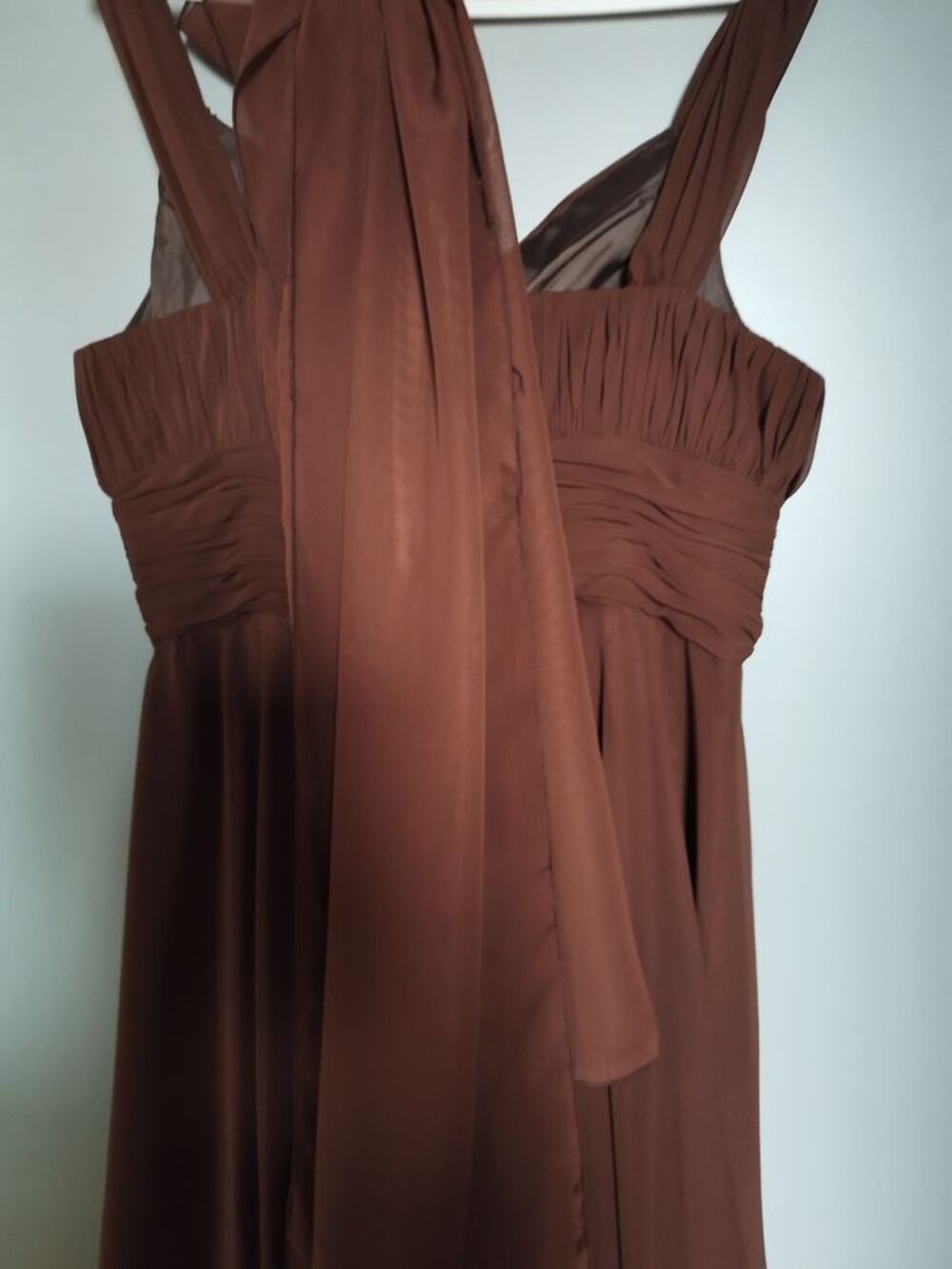 Robe habill&eacute;e de soir&eacute;e ou mariage Vêtements
