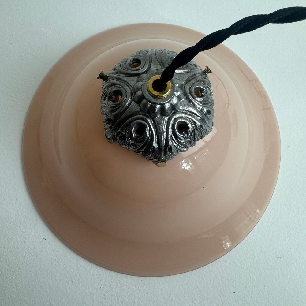 PAIRE D'ANCIENNES SUSPENSIONS CONIQUES EN OPALINE ROSE Décoration
