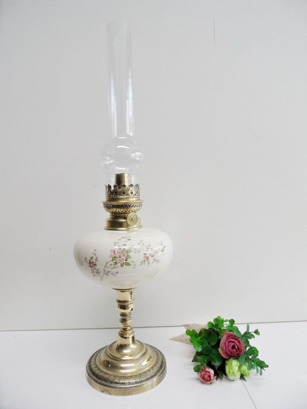ANCIENNE LAMPE A PETROLE BRONZE PORCELAINE ART DECO retro Décoration