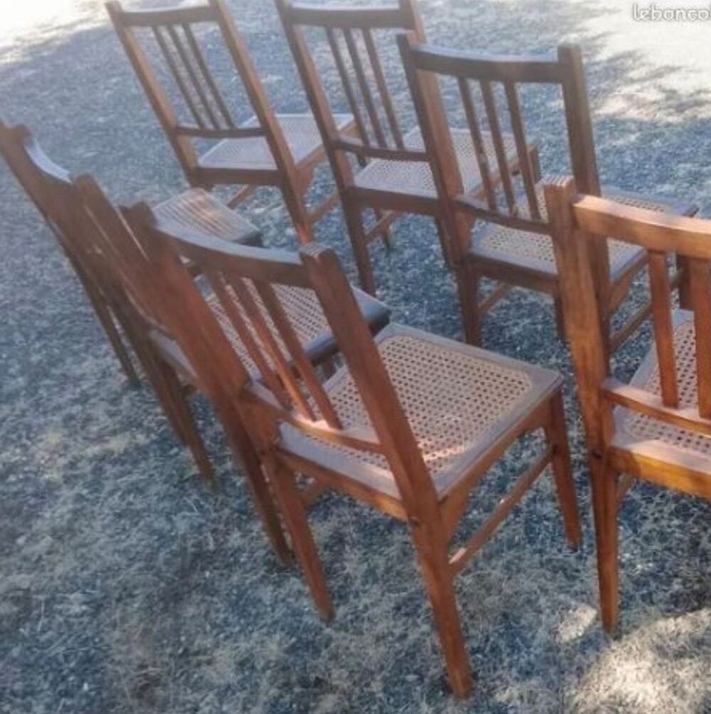 3 chaises can&eacute;es Meubles