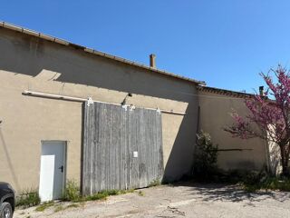  Remise / Grange � louer 1 pi�ce 100 m� Maillane