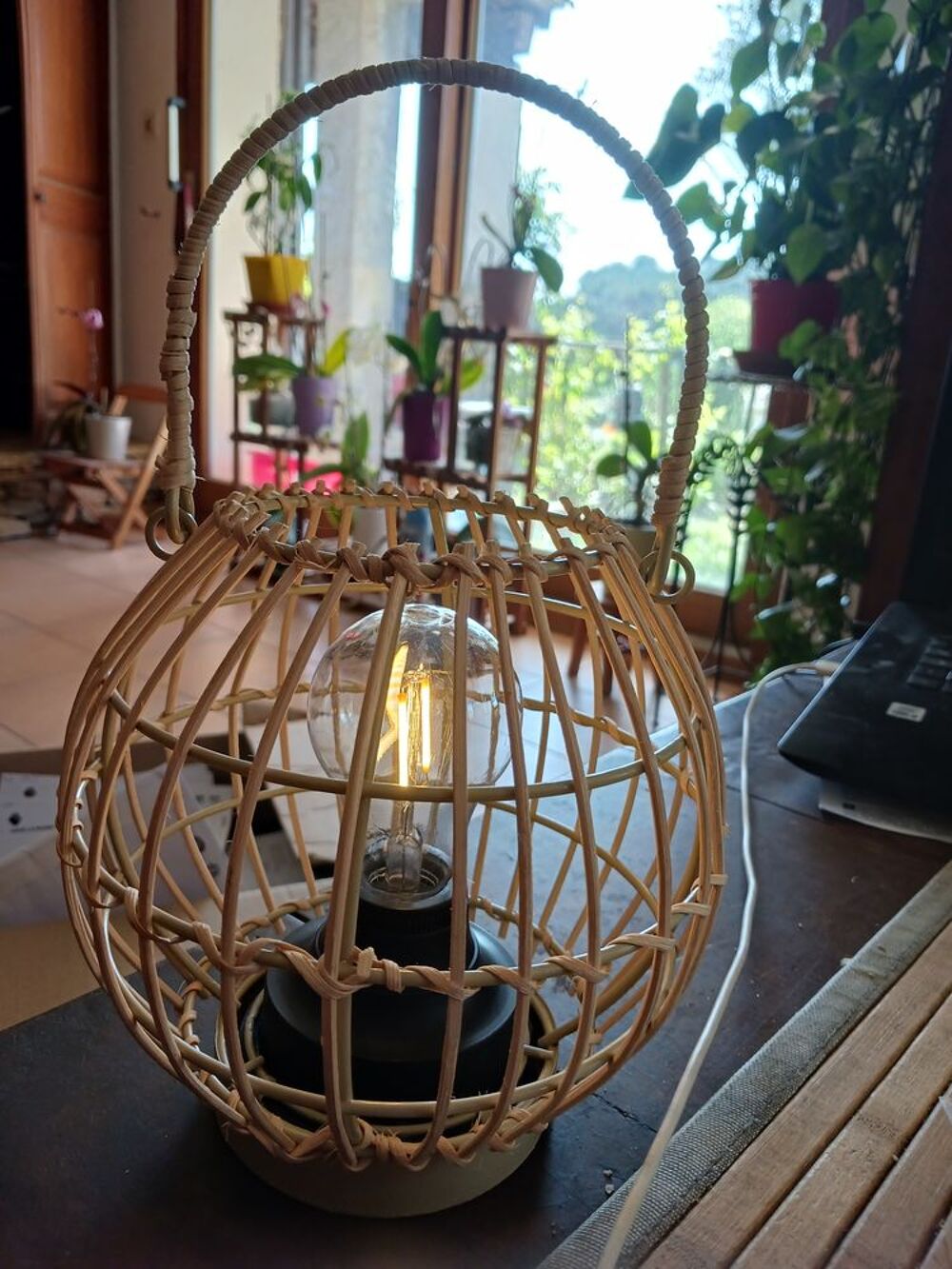 Lampe 19 cm de haut
Décoration