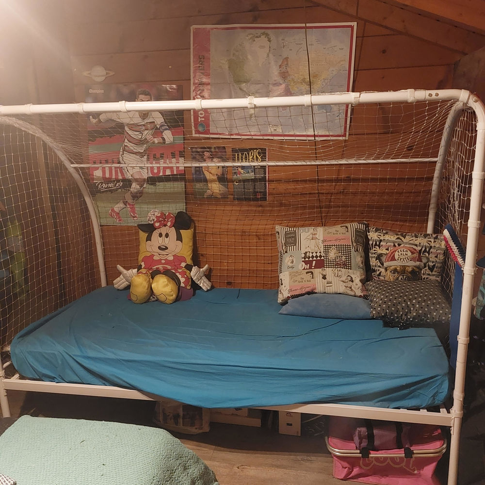 Lit cage de foot Meubles