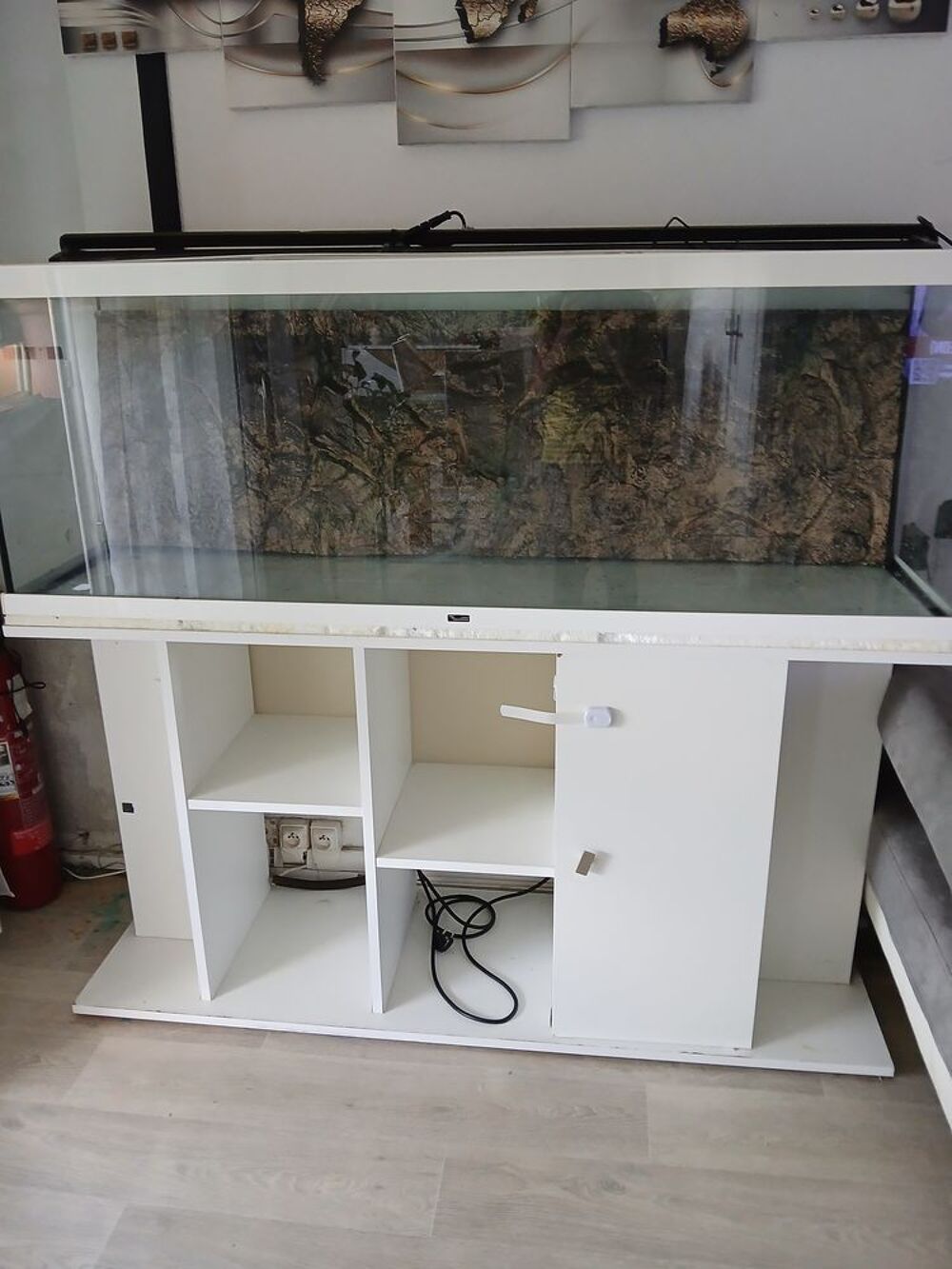 Aquarium avec meuble de rangement blanc Meubles