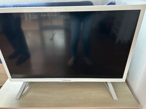 Tlviseur led Thomson cran 70 cm blanc 50 Gurande (44)