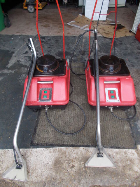 aspirateur et eau de presing sur roulette faire prix 200 Saran (45)