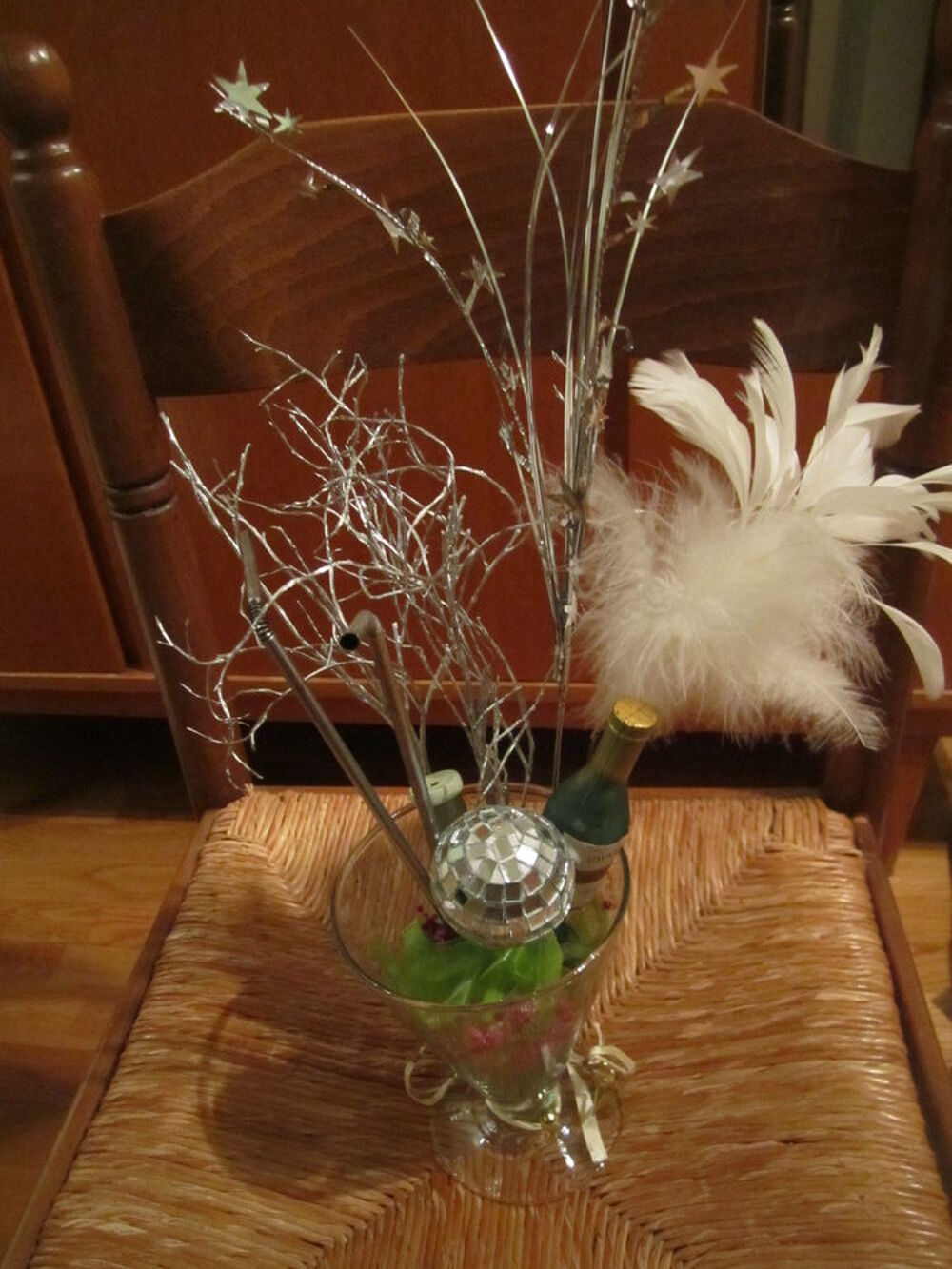 vase ou pot en forme fl&ucirc;te large en verre avec accessoires Dcoration