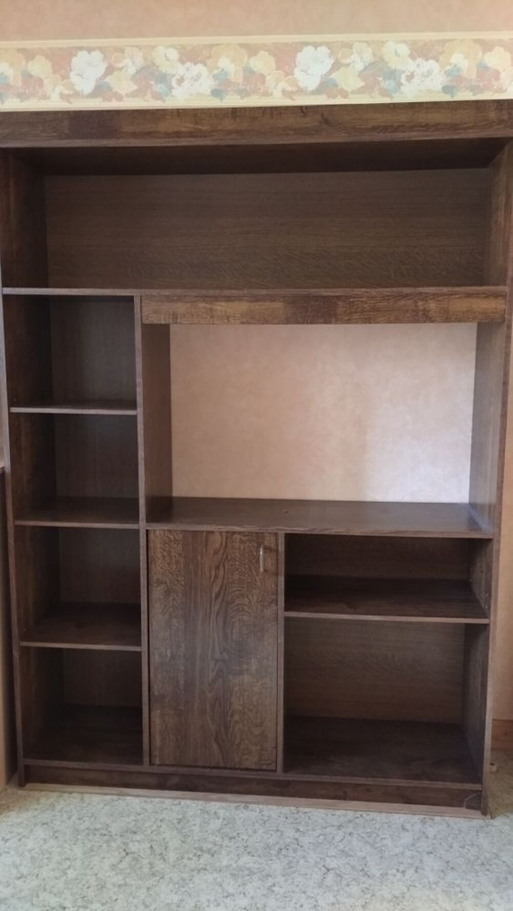 je donne blioth&egrave;que . longueur 1,30m , largeur 35cm , hauteur 1,82m Meubles