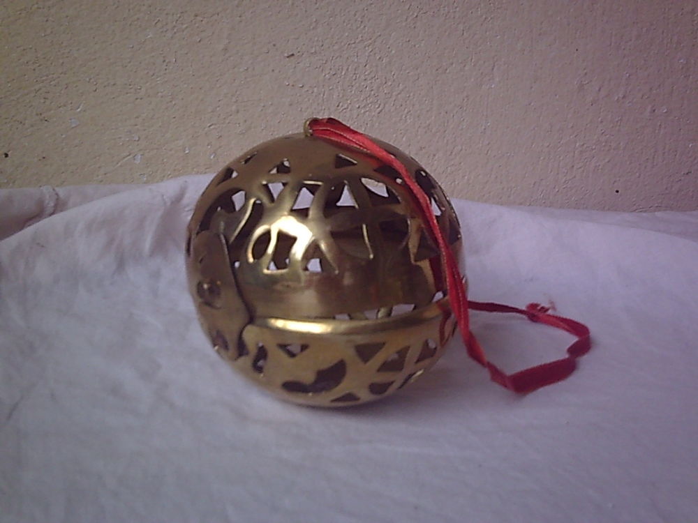 BOULES DE NO&Euml;L &Agrave; GARNIR &agrave; 0,30 € pi&egrave;ce Décoration