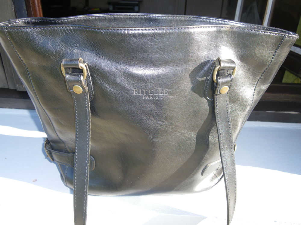 Achetez sac main en cuir occasion annonce vente Courbevoie