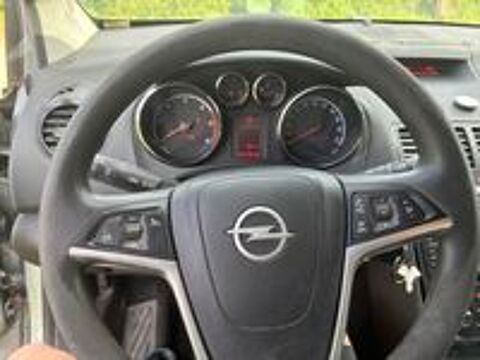 Meriva 1.7 CDTI - 110 FAP Cosmo Pack 2012 occasion 17600 Corme-Royal