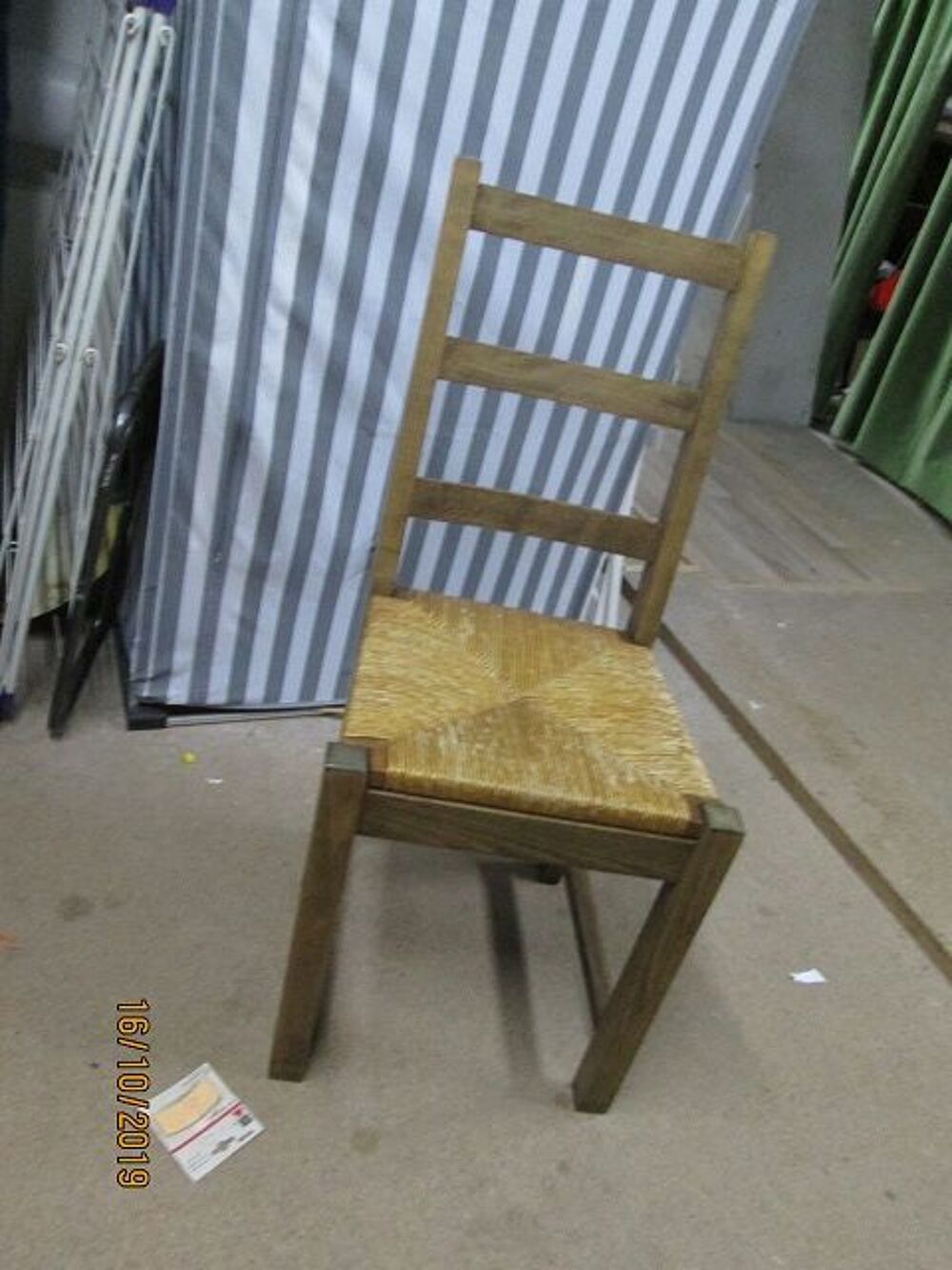 lot de 4 chaises 
couleur ch&ecirc;ne Meubles