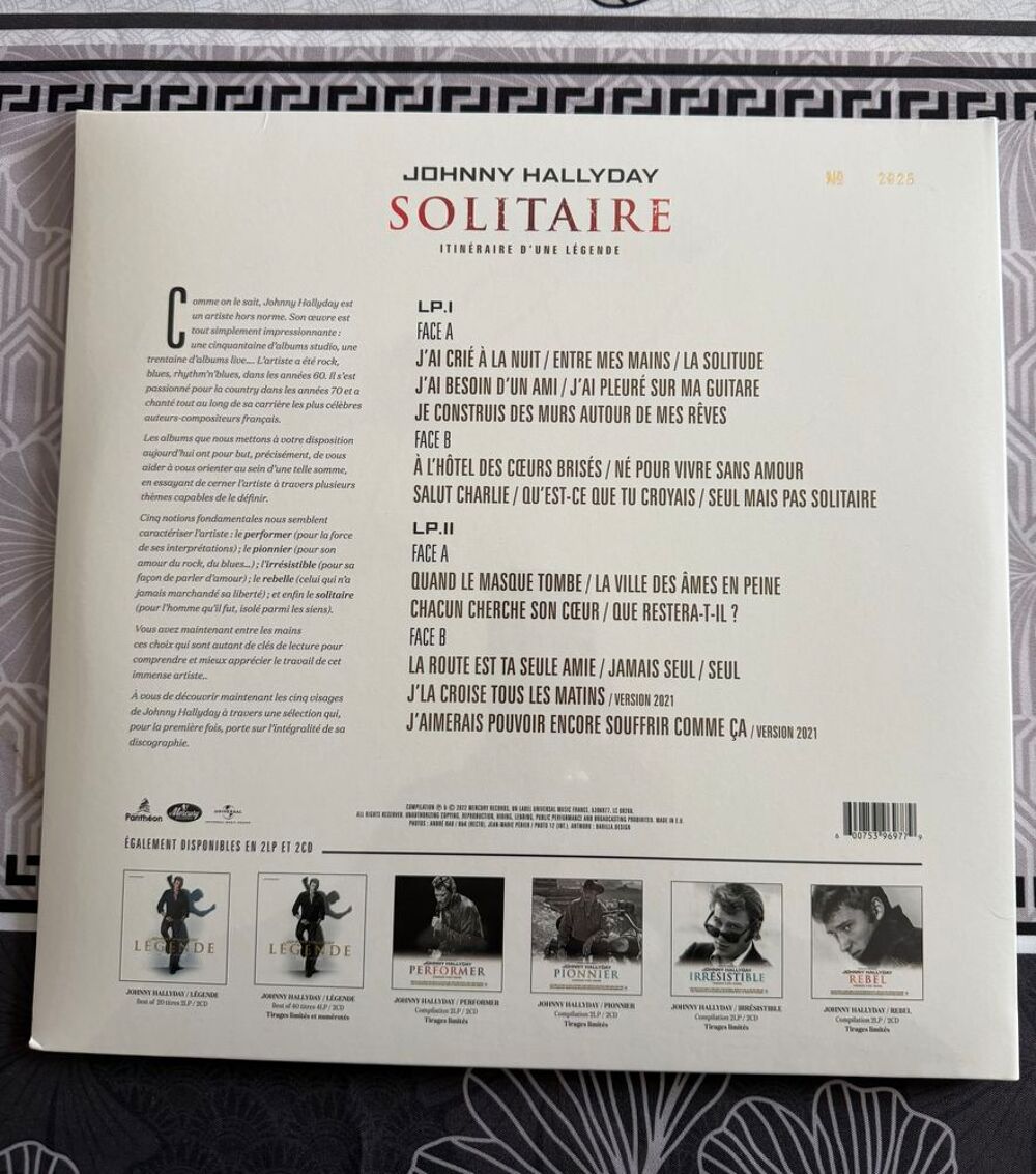 Johnny HALLYDAY " Vinyl " CD et vinyles