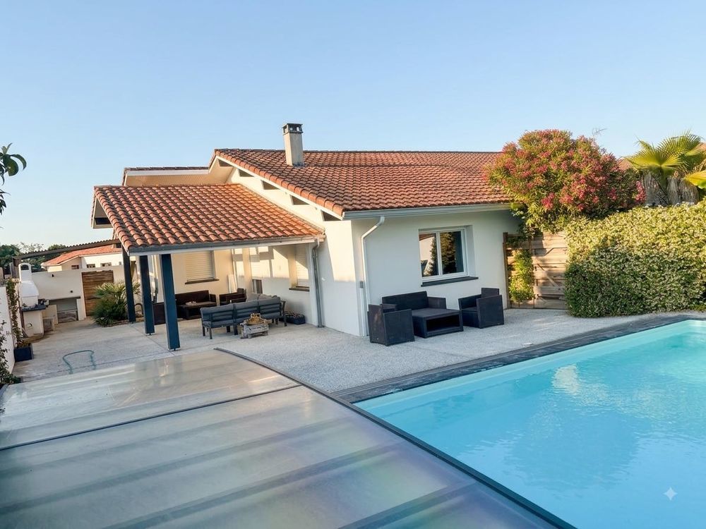 Vente Maison Villa récente de 140m2 avec piscine chauffée et couverte proche des plages Landaises Tosse