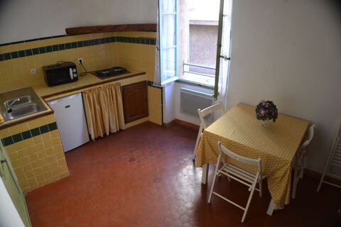   CORRENS, Var,
� l' ann�e MAISON de VILLAGE Maison - 3 pi�ce(s) - 40 m�