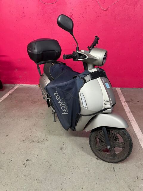 Scooter ZEWAY 2022 occasion Paris 75010