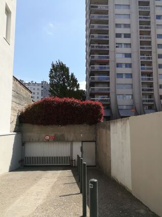  Parking / Garage  louer 14 m