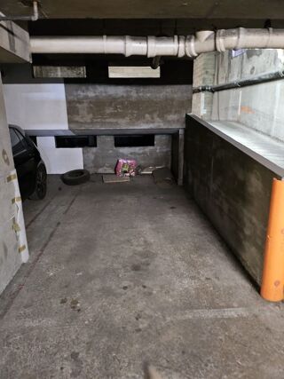  Parking / Garage à vendre 12 m² Paris