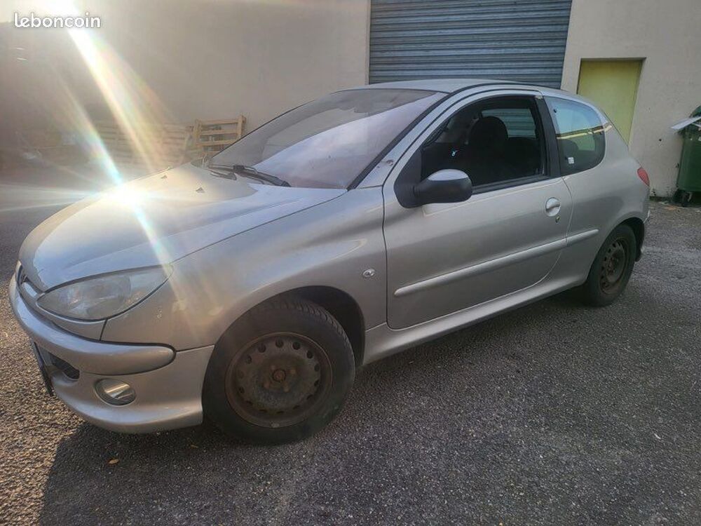 206 1.4e 75ch Urban (5 CV) 2005 occasion 54170 Allain