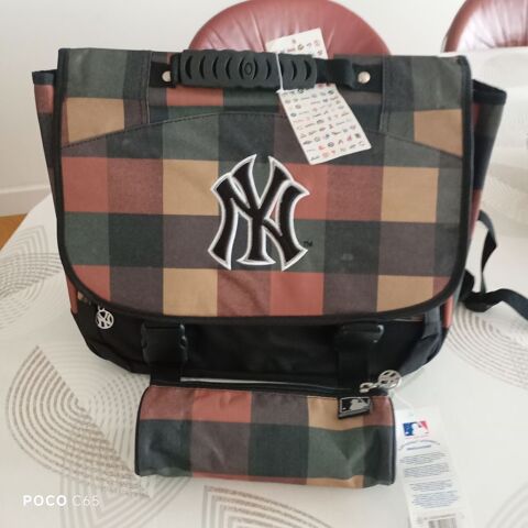 cartable scolaire + trousse Choisy-le-Roi (94)