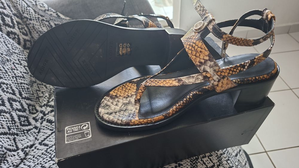 Sandales adige Chaussures