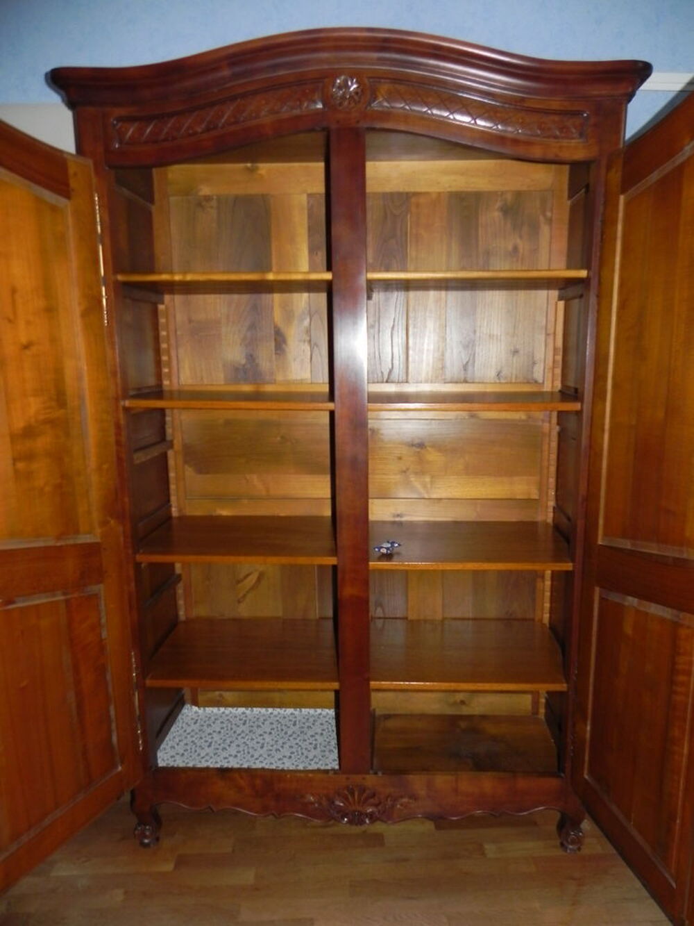 ARMOIRE EN MERISIER Meubles