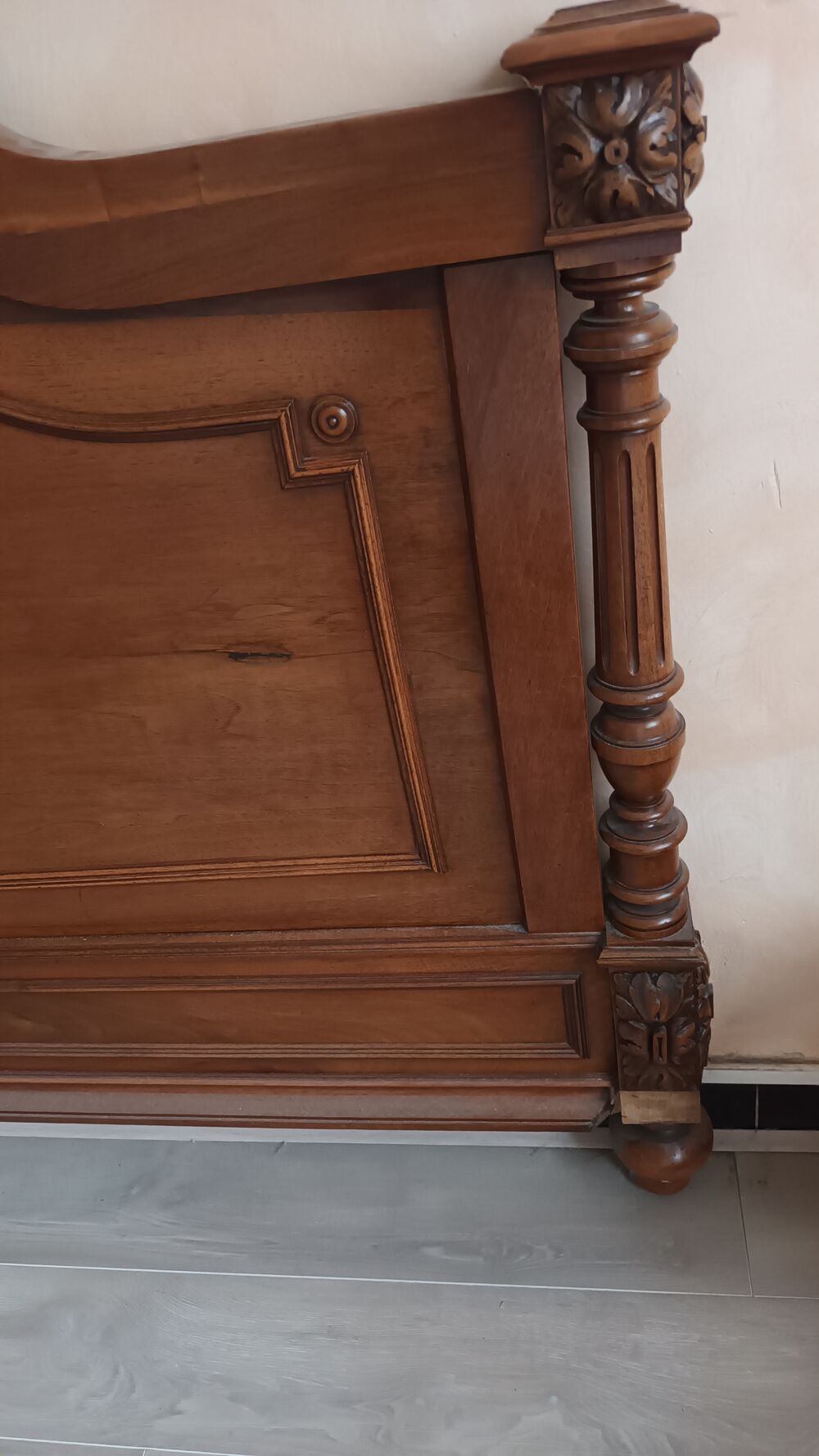 T&ecirc;te de lit en bois Meubles