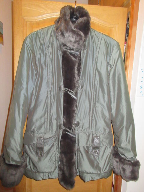 Parka vert fonc� 20 Le Cr�s (34)
