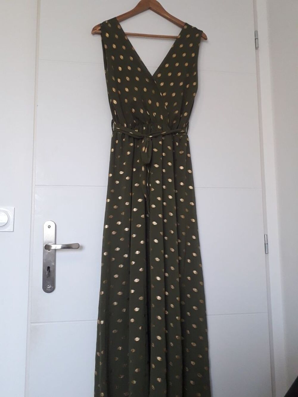 Robe longue verte feuille d or . Vêtements