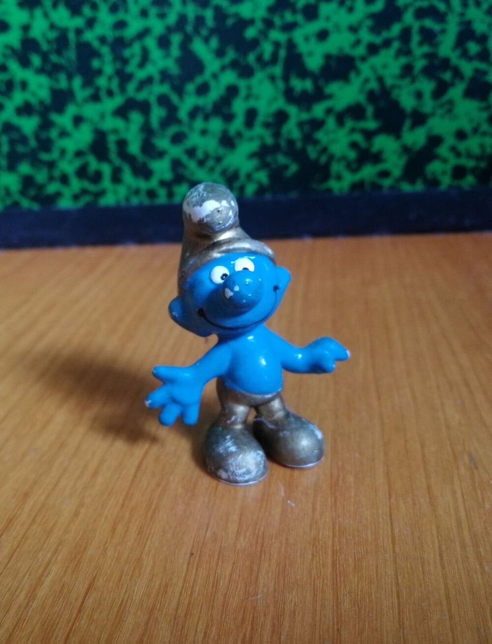 Rare Schtroumpf avec pantalon et bonnet dor&eacute;- Schleich Jeux / jouets