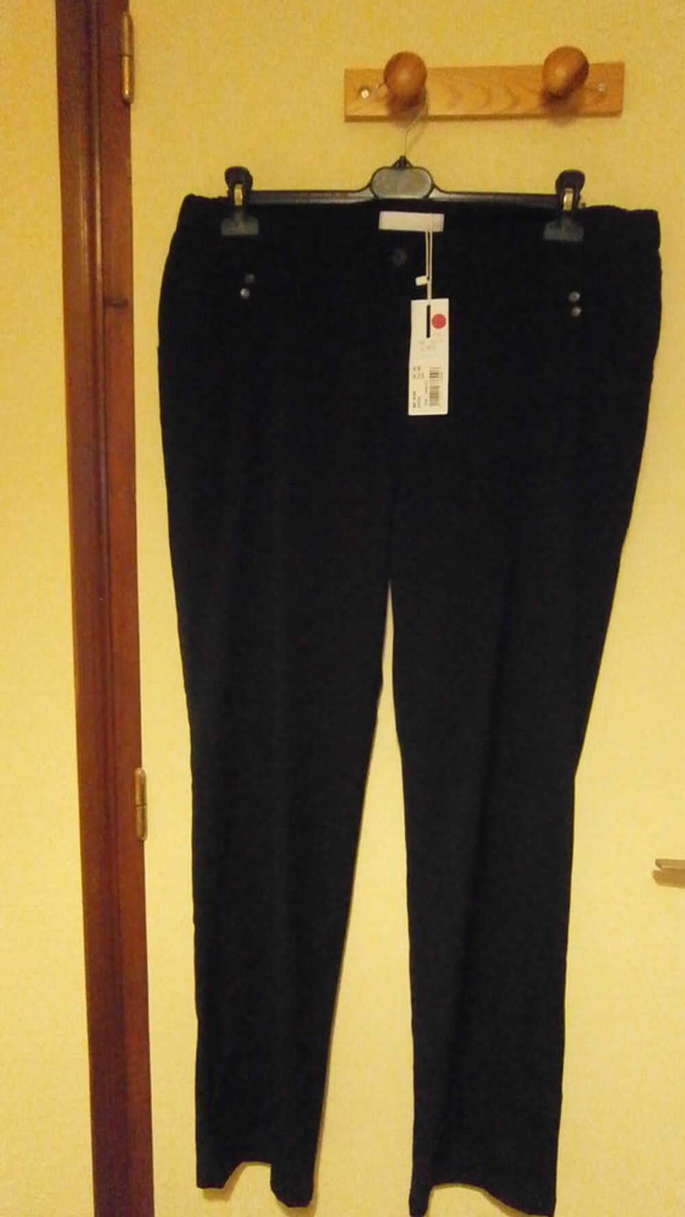 DEUX PANTALONS Vêtements