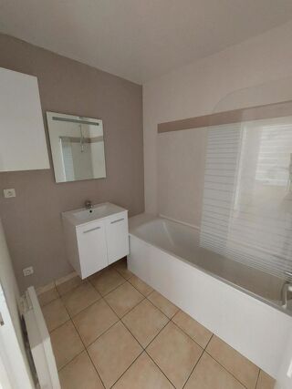  Appartement à louer 3 pièces 64 m²